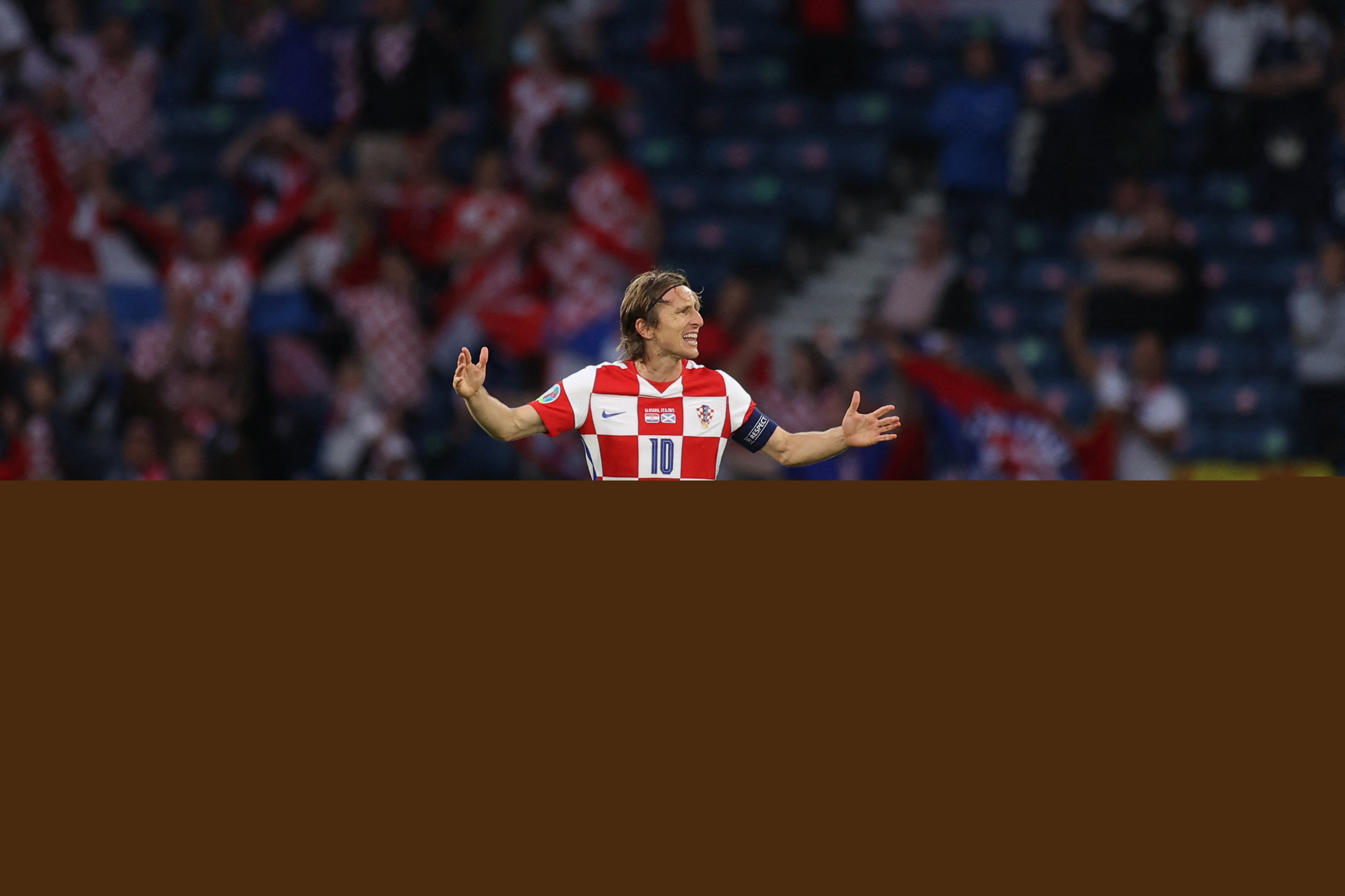 拜仁跟队：凯恩正在全力劝说格伊，希望他能选择加盟拜仁