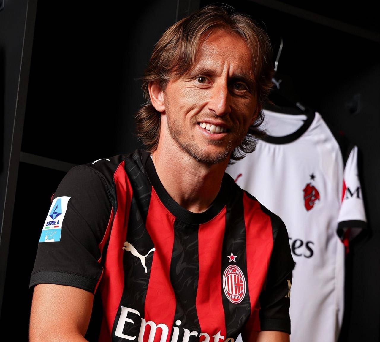 巴恩斯：詹姆斯统治了比赛那么久，他真的很难防守很难阻止