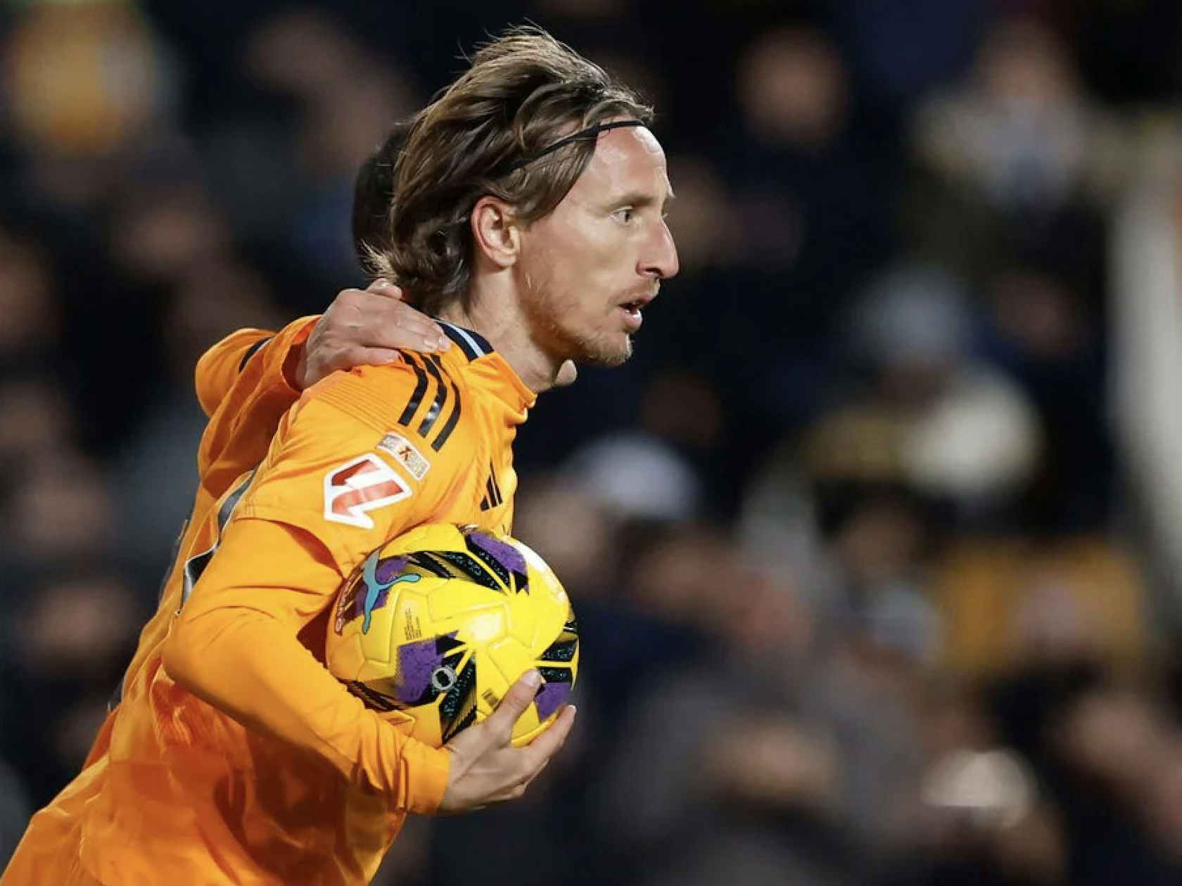 足球报：目前中国足协持证教练总数已突破11.4万