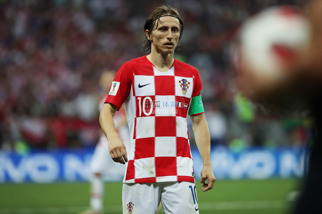 足球和篮球观赛热回暖，全球关注度持续上升